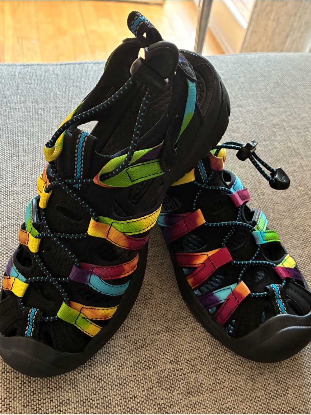 Keen Whisper Tie dye rainbow 6 hiking water shoe sandal